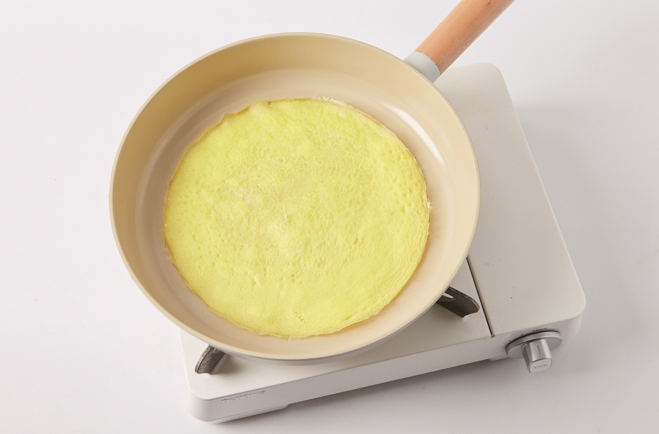 Saeuchaeso Gimchirol Recipe: Everything You Need to Know About This Iconic Korean Dish 3 Cooking step 2