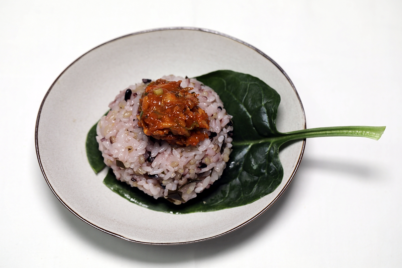 How to Make Perfect Geundaessambapgwa Myeolchigyeongwaryussamjang: Traditional Korean Recipe with Nutrition Facts 5 Final serving