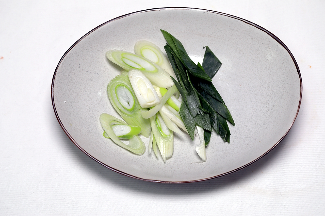 The Complete Guide to Authentic Kkochgesalguk: A Korean Kitchen Masterclass 3 Cooking step 2